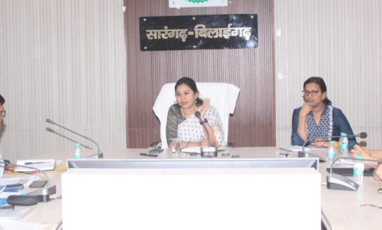 महतारी वंदन योजना की लंबित राशि और ई-केवाईसी पर कलेक्टर ने मांगी सप्ताहभर में रिपोर्ट महतारी वंदन योजना की लंबित राशि और ई-केवाईसी पर कलेक्टर ने मांगी सप्ताहभर में रिपोर्ट