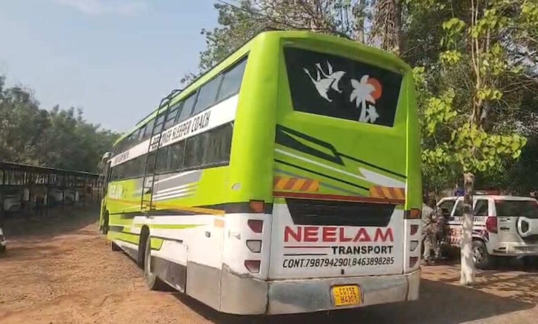 बस में झाड़ू के पीछे छिपा 20 क्विंटल गांजा पकड़ा गया, 2 करोड़ की बड़ी खेप जब्त