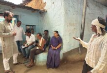 राहुल गांधी की पाठशाला के बाद मैदान में उतरे कांग्रेस जिला अध्यक्ष, गांवों में रात्रि प्रवास कर ले रहे फीडबैक