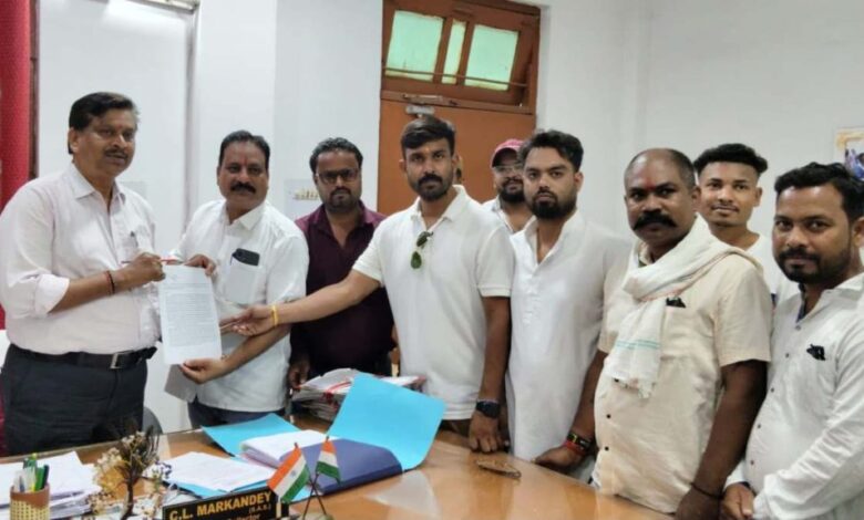55 करोड़ की परिक्रमा पथ परियोजना पर सियासी संग्राम, कांग्रेस ने उठाए सवाल 55 करोड़ की परिक्रमा पथ परियोजना पर सियासी संग्राम, कांग्रेस ने उठाए सवाल