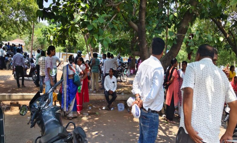 खरोरा में धर्मांतरण विवाद गरमाया, आरोपों के बाद दो पास्टर गिरफ्तार; थाने पहुंचा ईसाई समाज