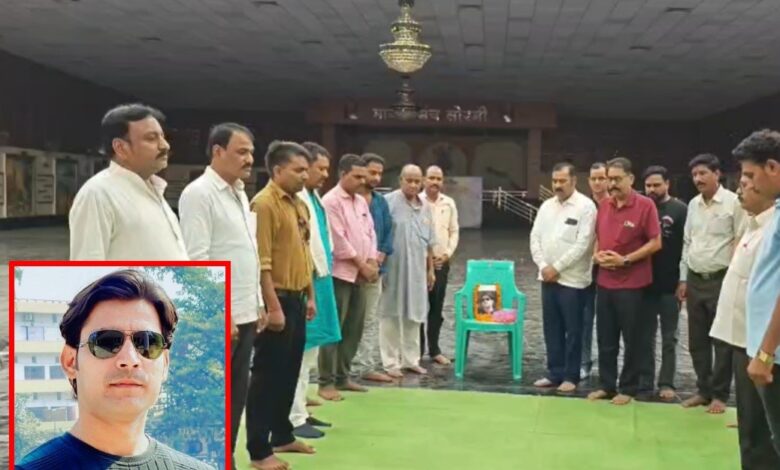 भरत तिवारी एनकाउंटर पर बढ़ा विरोध, सर्व समाज ने की 1 करोड़ मुआवजे और न्याय की मांग भरत तिवारी एनकाउंटर पर बढ़ा विरोध, सर्व समाज ने की 1 करोड़ मुआवजे और न्याय की मांग