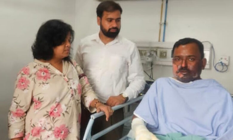 कुसुम स्मेल्टर्स में दुर्घटना से हड़कंप, तीन कर्मचारियों को अस्पताल में कराया गया भर्ती कुसुम स्मेल्टर्स में दुर्घटना से हड़कंप, तीन कर्मचारियों को अस्पताल में कराया गया भर्ती