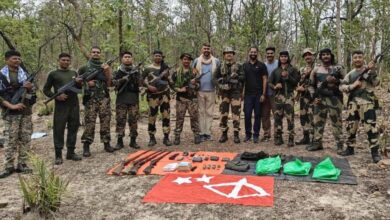 BSF-पुलिस की कार्रवाई, नक्सलियों के छिपाए हथियार और साहित्य बरामद