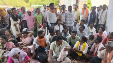 मनरेगा भुगतान और भ्रष्टाचार के आरोपों को लेकर सरपंचों ने खोला मोर्चा मनरेगा भुगतान और भ्रष्टाचार के आरोपों को लेकर सरपंचों ने खोला मोर्चा