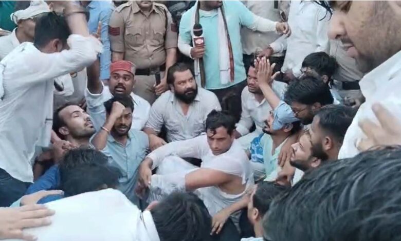 NEET पेपर लीक विरोध प्रदर्शन पर FIR, बिलासपुर में कांग्रेस-NSUI नेताओं पर मामला दर्ज