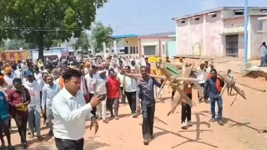 बुवाई के बीच खाद संकट, किसानों का सड़क पर प्रदर्शन और चक्काजाम