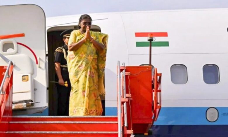 राष्ट्रपति द्रौपदी मुर्मू का मध्य प्रदेश दौरा शुरू, योग दिवस और दीक्षांत समारोह में लेंगी भाग राष्ट्रपति द्रौपदी मुर्मू का मध्य प्रदेश दौरा शुरू, योग दिवस और दीक्षांत समारोह में लेंगी भाग