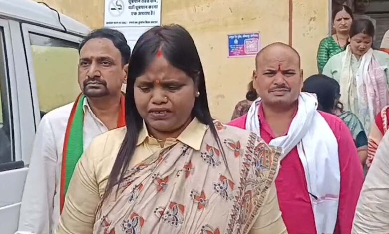 अंबिकापुर में कथित ऑडियो से मचा सियासी बवाल, मैदान आवंटन को लेकर भ्रष्टाचार के आरोपों पर गरमाई राजनीति अंबिकापुर में कथित ऑडियो से मचा सियासी बवाल, मैदान आवंटन को लेकर भ्रष्टाचार के आरोपों पर गरमाई राजनीति