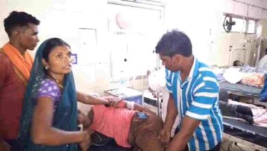 कीटनाशक सेवन से मां-बेटे की तबीयत बिगड़ी, अस्पताल में इलाज जारी