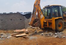 रायपुर में अवैध प्लाटिंग पर प्रशासन की बड़ी कार्रवाई, 13 एकड़ जमीन पर चला बुलडोजर