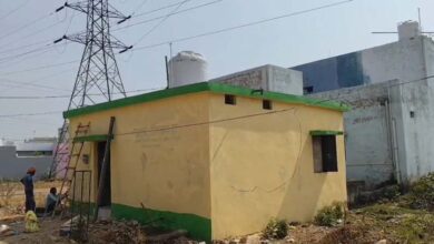 आम लोगों पर कार्रवाई, आंगनबाड़ी केंद्रों में खुद नगरपालिका ने लगाए मोटर पंप