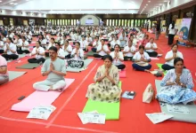 योग दिवस पर राज्यपाल रमेन डेका और सांसद बृजमोहन अग्रवाल ने दिया स्वस्थ जीवन का संदेश