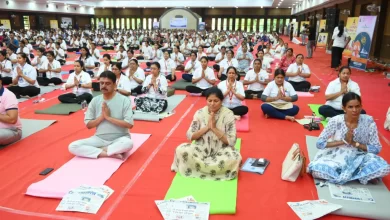 योग दिवस पर राज्यपाल रमेन डेका और सांसद बृजमोहन अग्रवाल ने दिया स्वस्थ जीवन का संदेश