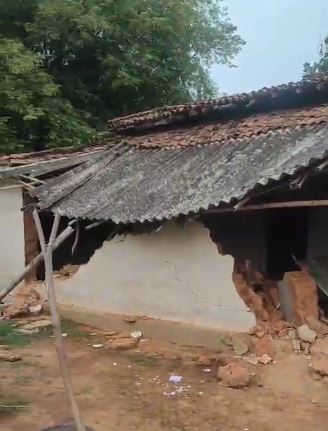 धरमजयगढ़ में हाथियों का आतंक, 5 मकान और झोपड़ी तोड़ी; फसल भी की बर्बाद