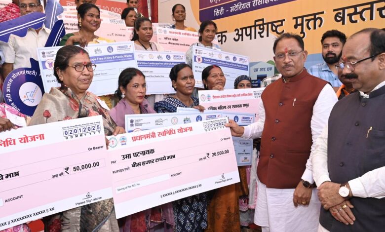 स्ट्रीट वेंडर्स के सपनों को मिली नई उड़ान, छत्तीसगढ़ में 1.12 लाख से अधिक वेंडर्स को मिला आर्थिक संबल