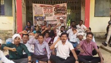जनपद सदस्यो और सरपंचों ने जनपद सीईओ के खिलाफ खोला मोर्चा जनपद सदस्यो और सरपंचों ने जनपद सीईओ के खिलाफ खोला मोर्चा