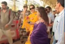 भारत भाग्य विधाता’ की पहली स्क्रीनिंग में शामिल होंने कंगना रनौत रायपुर पहुंची