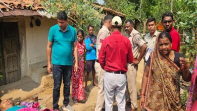 जमीन विवाद में दिव्यांग बेटे ने माँ की लाठी से पीटकर हत्या, पिता गंभीर