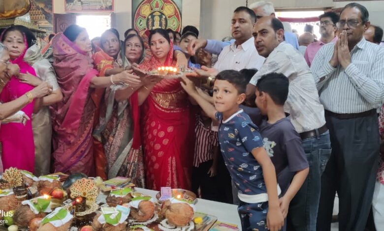 भैरव सोसायटी चमत्कारी जैन दादाबाड़ी में दादागुरुदेव की बड़ी पूजा में भक्तों का उत्साह छलका
