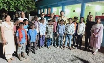 13 बैगा बच्चों को बाल श्रम से कराया मुक्त,अब करेंगे पढाई 13 बैगा बच्चों को बाल श्रम से कराया मुक्त,अब करेंगे पढाई