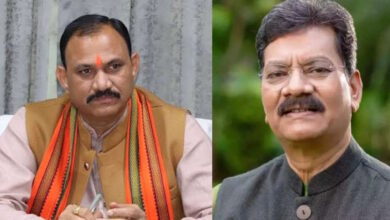 देश में अघोषित आपातकाल: महंत, कांग्रेस में गुटबाज़ी हावी