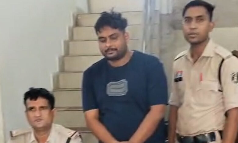 कोयला चोरी का फरार आरोपी गिरफ्तार कोयला चोरी का फरार आरोपी गिरफ्तार