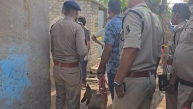 गली में मिला युवक का शव