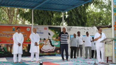 बंदियों ने योग को दिनचर्या में शामिल करने के लिया संकल्प