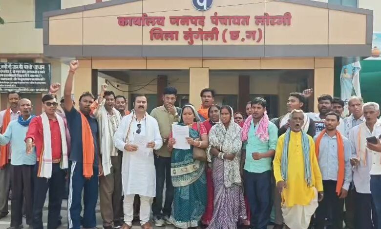 जमीन पर तालाब निर्माण को लेकर दो पक्ष भिड़े, एसडीएम ने मांगी रिपोर्ट