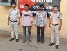 नाबालिग से दुष्कर्म मामले में नया मोड़, पीड़िता के दादा आरोपी से पैसे लेते दिखे नाबालिग से दुष्कर्म मामले में नया मोड़, पीड़िता के दादा आरोपी से पैसे लेते दिखे