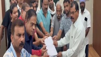 सराफा व्यवसायी हत्याकांड, पीड़ित परिवार के साथ जेसीसीजे नेता जोगी ने कलेक्टर को सौंपा ज्ञापन सराफा व्यवसायी हत्याकांड, पीड़ित परिवार के साथ जेसीसीजे नेता जोगी ने कलेक्टर को सौंपा ज्ञापन