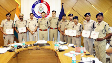 कांकेर एसपी ने ली पुलिस अधिकारियों की समीक्षा बैठक, बेहतर कार्य करने वाले हुए सम्मानित