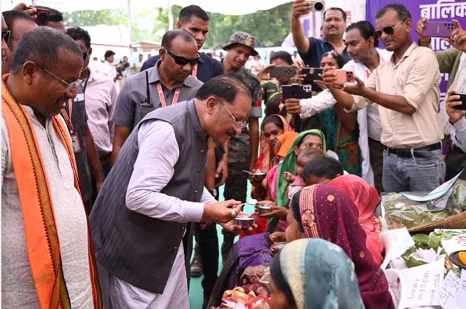 मुख्यमंत्री ने चेरपाल में जिला स्तरीय जनसमस्या निवारण शिविर में किया जनसंवाद