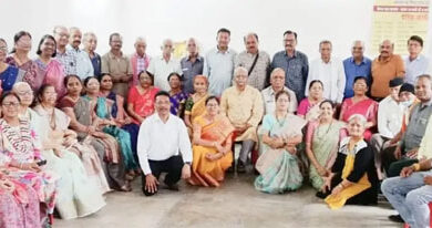 सियान गुड़ी में वृद्धजनों से मिलने पहुंचे शिक्षा विभाग के रिटायर्ड अफसर सियान गुड़ी में वृद्धजनों से मिलने पहुंचे शिक्षा विभाग के रिटायर्ड अफसर