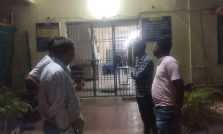 बाल संप्रेक्षण गृह से 13 अपचारी बालक फरार, तलाश में जुटी पुलिस बाल संप्रेक्षण गृह से 13 अपचारी बालक फरार, तलाश में जुटी पुलिस