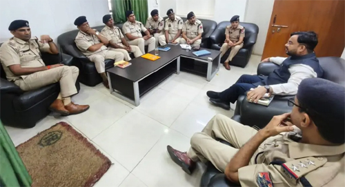 राष्ट्रीय लोक अदालत की तैयारियों को लेकर रेलवे अधिकारियों की बैठक राष्ट्रीय लोक अदालत की तैयारियों को लेकर रेलवे अधिकारियों की बैठक