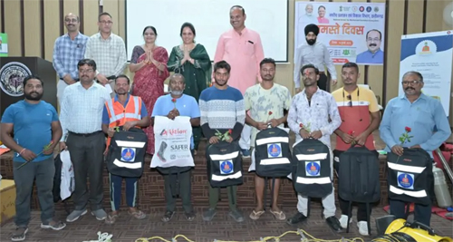 नमस्ते दिवस पर कोलकाता में आयोजित विशेष कार्यक्रम का रायपुर नगर निगम में लाइव प्रसारण किया गया