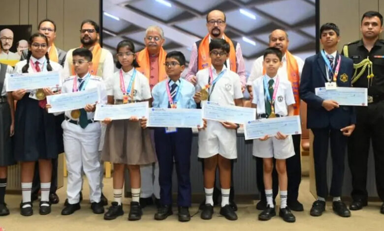 मोबाइल और डिजिटल एडिक्शन से बचें, मानव बुद्धि ही सर्वोच्च है: राज्यपाल डेका मोबाइल और डिजिटल एडिक्शन से बचें, मानव बुद्धि ही सर्वोच्च है: राज्यपाल डेका