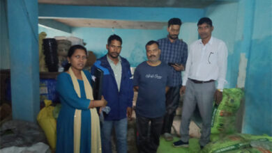 जशपुर में बिना लाइसेंस और बिना पीओएस मशीन के उर्वरक बिक्री पर 79 बोरी उर्वरक जब्त जशपुर में बिना लाइसेंस और बिना पीओएस मशीन के उर्वरक बिक्री पर 79 बोरी उर्वरक जब्त