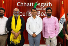 भारत भाग्य विधाता फिल्म के लेखक-निर्देशक तापडिय़ा तथा निर्माता आदि ने की छत्तीसगढ़ टूरिज्म बोर्ड के एमडी आचार्य से मुलाकात