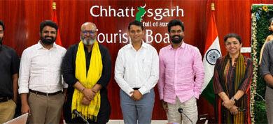 भारत भाग्य विधाता फिल्म के लेखक-निर्देशक तापडिय़ा तथा निर्माता आदि ने की छत्तीसगढ़ टूरिज्म बोर्ड के एमडी आचार्य से मुलाकात
