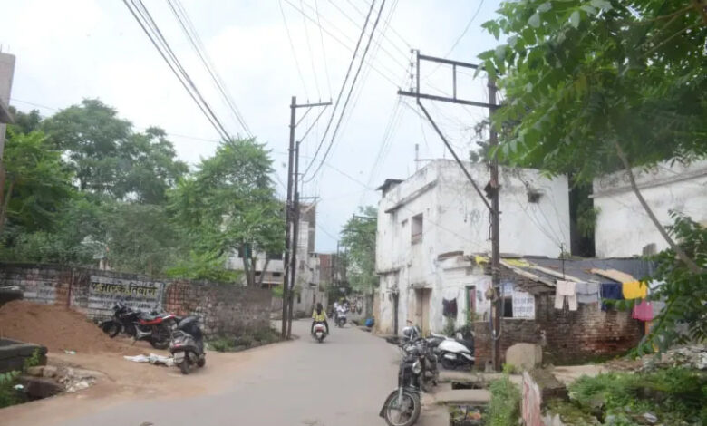पीडब्ल्यूडी ने बनाया नया प्लान, अब एक तरफ नहीं महाकालेश्वर मंदिर से गुढिय़ारी रोड की दोनों तरफ की दुकानें टूटेगा पीडब्ल्यूडी ने बनाया नया प्लान, अब एक तरफ नहीं महाकालेश्वर मंदिर से गुढिय़ारी रोड की दोनों तरफ की दुकानें टूटेगा