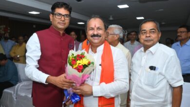 रायपुर विकास प्राधिकरण के नए उपाध्यक्ष डॉ. जय प्रकाश शर्मा ने संभाला पदभार रायपुर विकास प्राधिकरण के नए उपाध्यक्ष डॉ. जय प्रकाश शर्मा ने संभाला पदभार