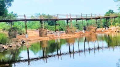 नक्सलवाद पर भारी पड़ी विकास की राह- नारायणपुर के दुर्गम क्षेत्र में आईटीबीपी ने ग्रामीणों के साथ मिलकर 250 फीट लंबा पुल किया खड़ा नक्सलवाद पर भारी पड़ी विकास की राह- नारायणपुर के दुर्गम क्षेत्र में आईटीबीपी ने ग्रामीणों के साथ मिलकर 250 फीट लंबा पुल किया खड़ा