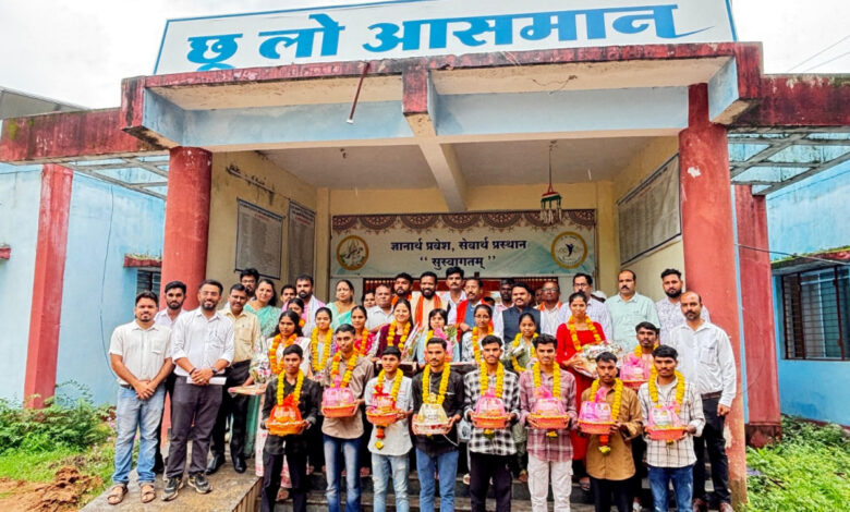 छू लो आसमान के 52 विद्यार्थियों ने नीट-यूजी 2026 में की सफलता हासिल
