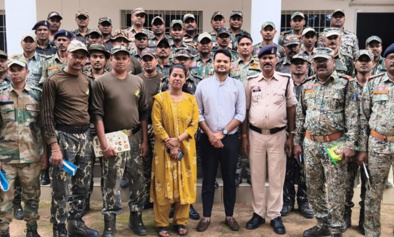 सुरक्षा बलों के जवानों के लिए तनाव प्रबंधन एवं आत्महत्या रोकथाम कार्यशाला का आयोजन सुरक्षा बलों के जवानों के लिए तनाव प्रबंधन एवं आत्महत्या रोकथाम कार्यशाला का आयोजन