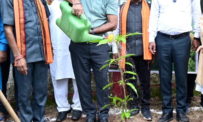 प्रदेशभर में हरित छत्तीसगढ़ के संकल्प को मिल रही नई गति, गौरेला-पेंड्रा-मरवाही में वृहद वृक्षारोपण एवं एटीएम ट्री वाहन का शुभारंभ
