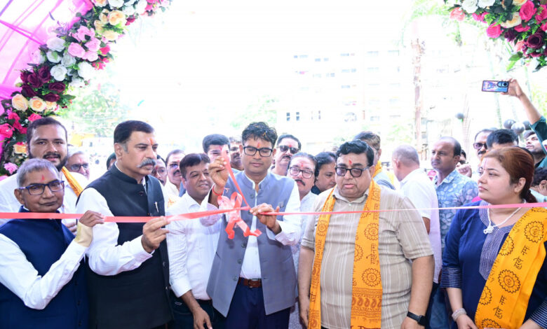 वित्त मंत्री चौधरी ने किया जीके इलेक्ट्रिक शोरूम का शुभारंभ