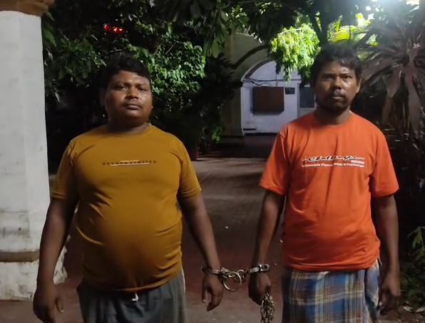 भूमि विवाद में डबल मर्डर को दिया अंजाम, दो सगे भाई गिरफ्तार भूमि विवाद में डबल मर्डर को दिया अंजाम, दो सगे भाई गिरफ्तार
